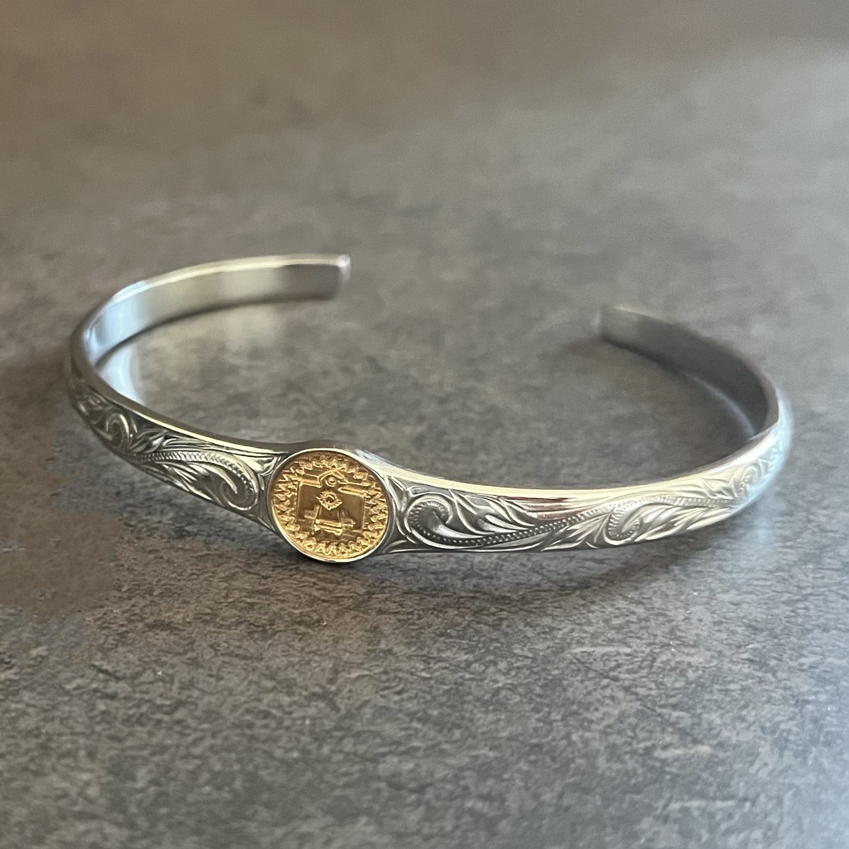 Bangle – good vibrations official store